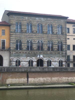 Palazzo-Gambacorti[2].jpg